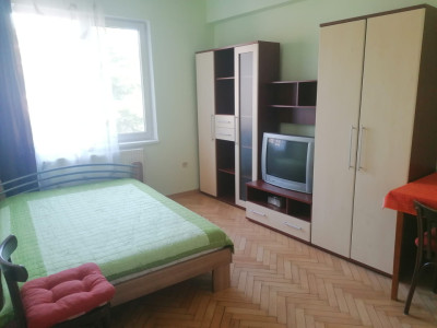 Vanzare apartament  cu o camera /etaj 2 /  Zona Ultracentrala         