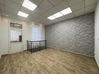 Spatiu comercial in zona centrala de inchiriat 