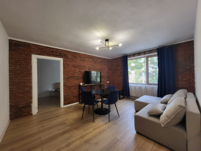 Apartament 3 camere de inchiriat.