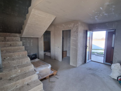 Case de vanzare Jucu de Mijloc imagine mica 4