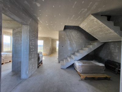 Casă individuală spațioasă de vânzare | Teren 1000 mp | Jucu de Mijloc