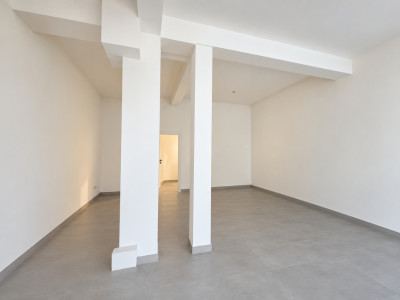 Spațiu comercial | SU 70 mp | înalt 3,8 Florești, Vitrina
