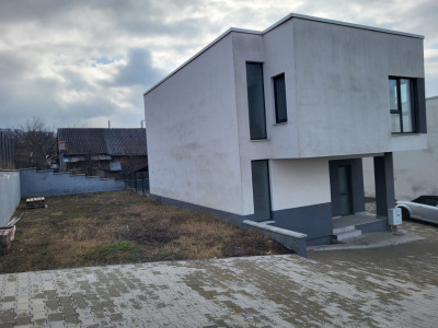 Casă individuală de vânzare | SU  113,7 mp | Teren 341 mp | Someșeni