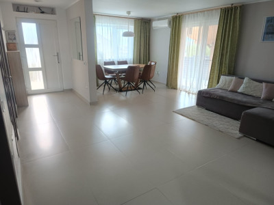 Casă individuală de vânzare | 3 camere, 2 băi, garaj | Sânnicoara