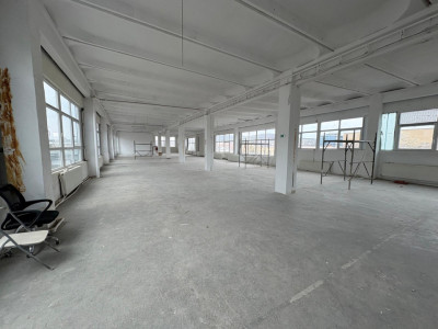 Spațiu comercial open space de închiriat | SU 600 mp, lift 2.5 To | Zona Rivus