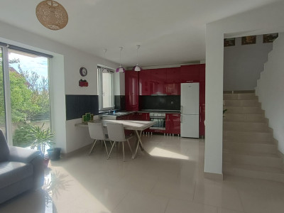 Casă tip duplex de închiriat | SU 120 mp | Cartier Europa