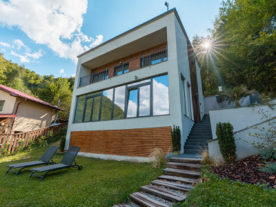 Casa de vânzare pe malul lacului Tarnița | Cluj