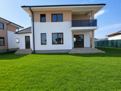 Casă individuală spațioasă de vânzare | Teren 1000 mp | Jucu de Mijloc
