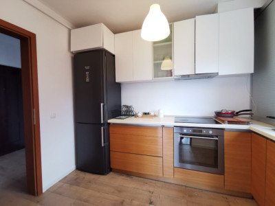 se inchiriaza apartament 3 camere (100 mp) cu garaj / Andrei Muresan